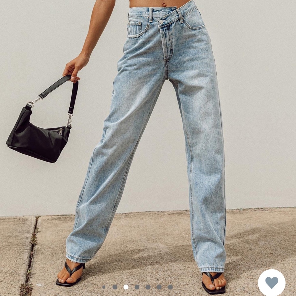 PRINCESS POLLY holly asymmetric straight leg jean (light wash)